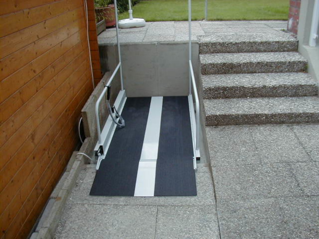 2Liftboy mobile wheelchair access lift