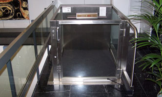 Stainless steel wheelchair lift 2